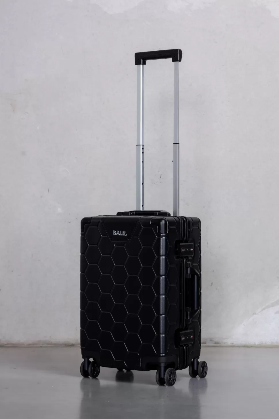 Taschen & Travel*BALR. Romeo Embossed Hexagon Suitcase Jet Black